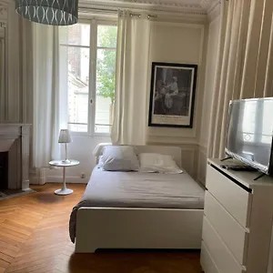 Studio Près Du Pont Mirabeau Et Tour Eiffel Appartement Paris